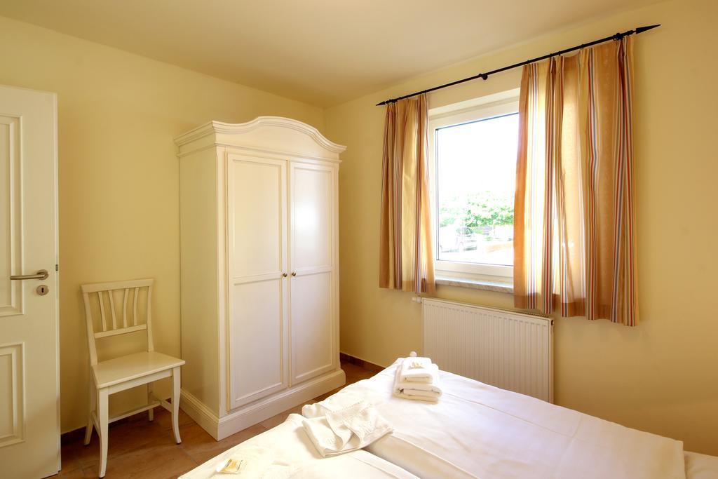 Apartmenthaus Hus Uebi By Rujana Binz Ngoại thất bức ảnh