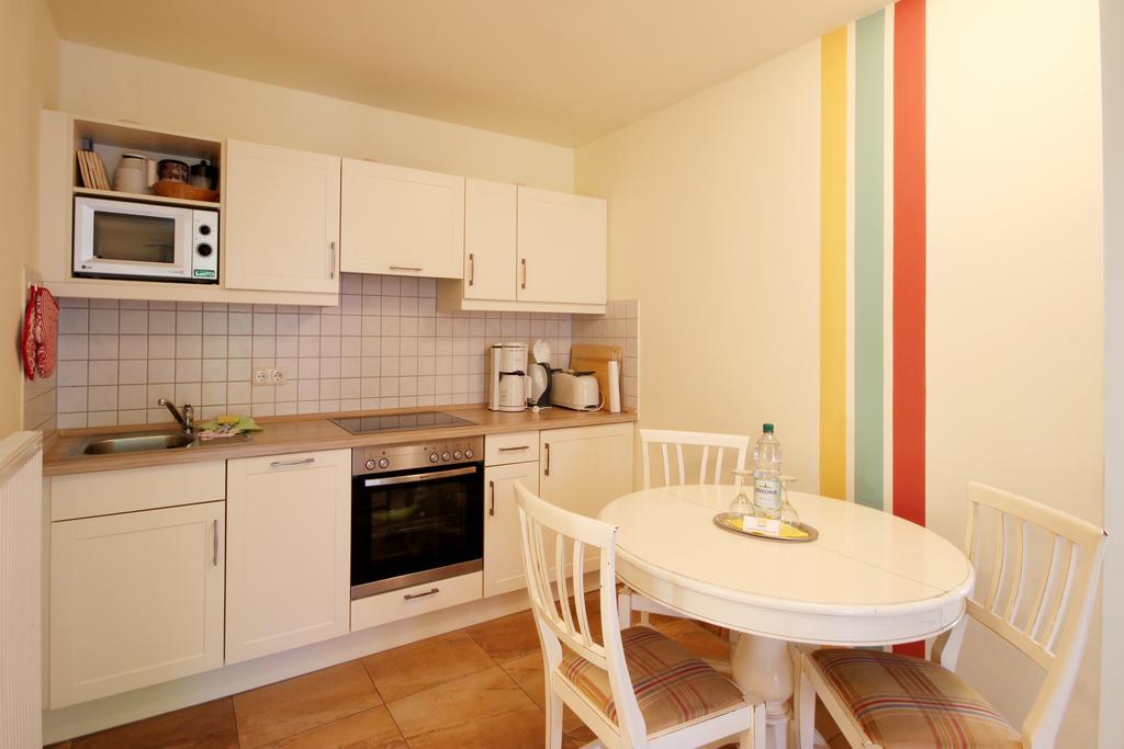 Apartmenthaus Hus Uebi By Rujana Binz Ngoại thất bức ảnh